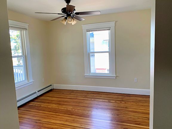 3rd image of 42 East St #1