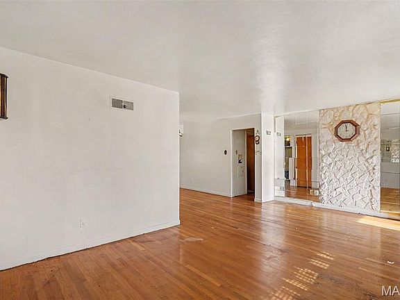 5th image of 5125 Wallingford Dr