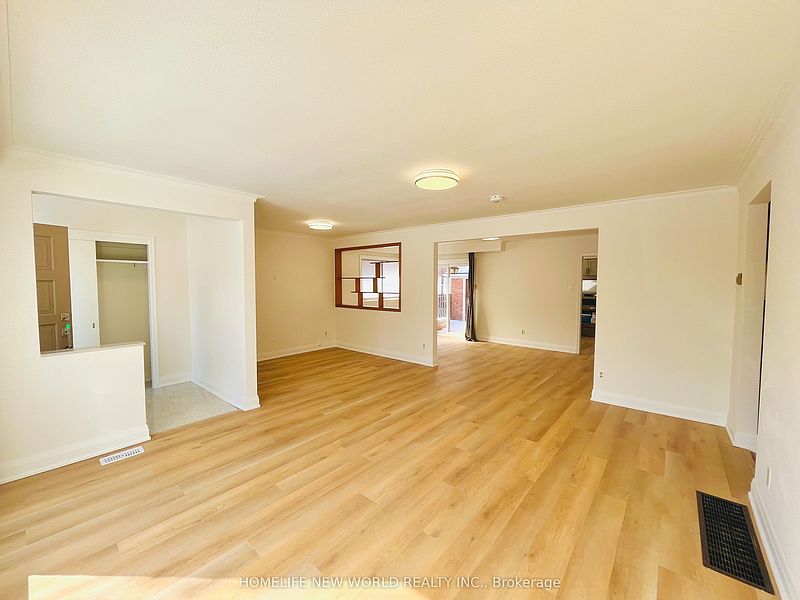 Toronto House for rent - 3 Bedrooms — photo 3