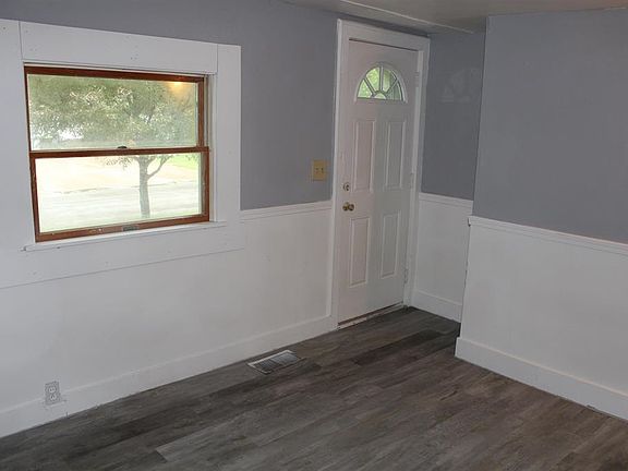 2nd image of 901 North St