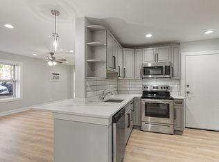 1303 W Estes Ave #1, Chicago, IL 60626