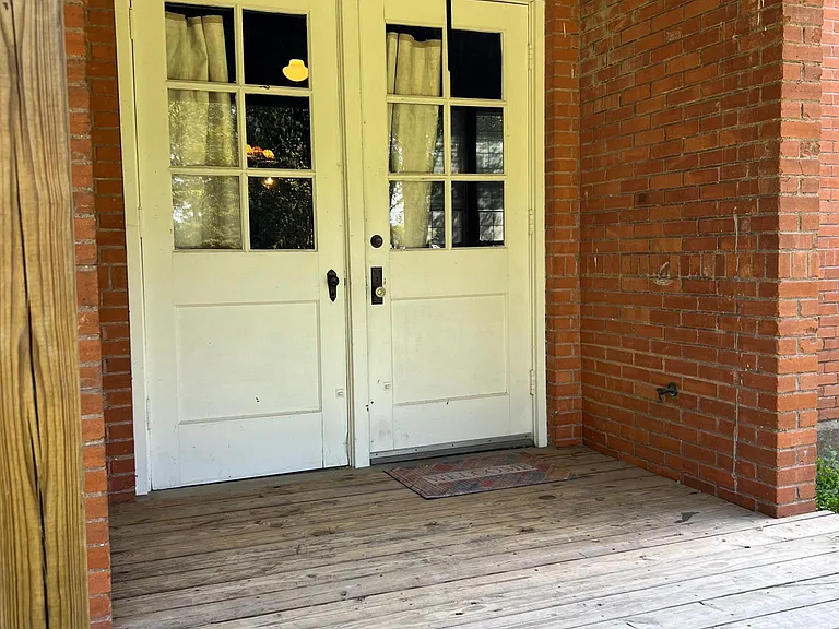 17302 James St — Photo 18