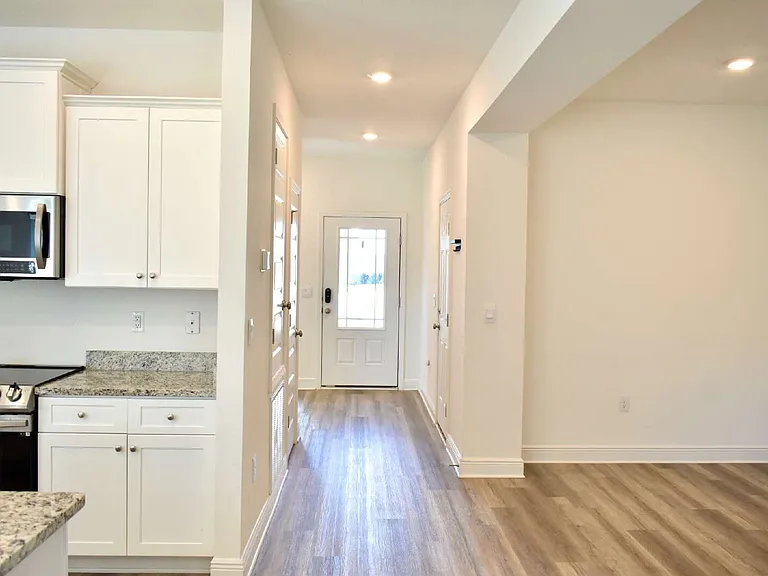 224 Butler Cv — Photo 2