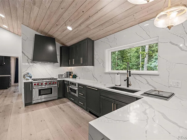 53 Rena Rd — Photo 7