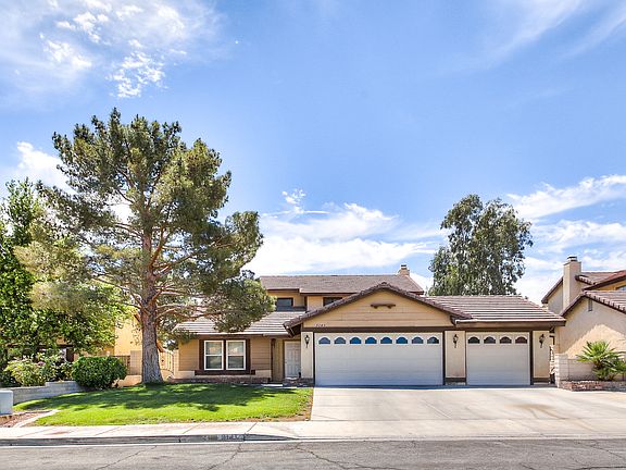 2nd image of 3141 Regal Oak Dr