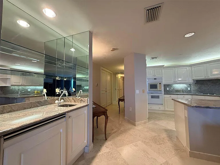 800 Ocean Dr #1104 — Photo 19