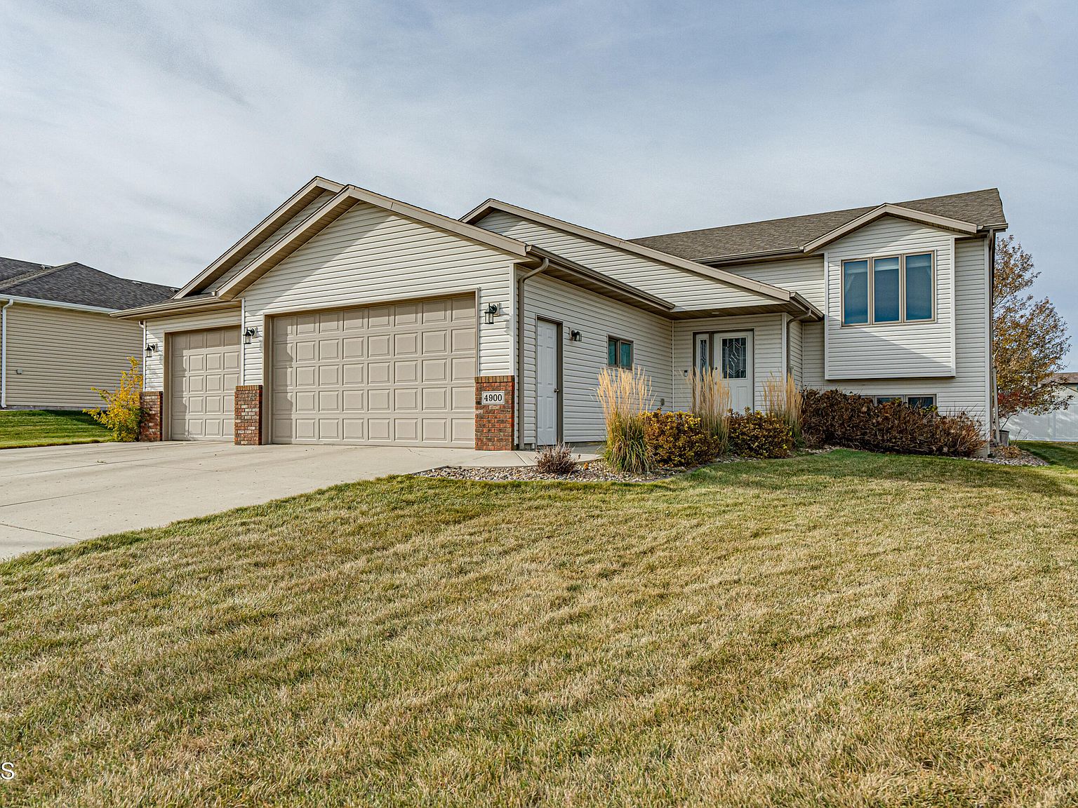 4900 Coleman St, Bismarck, ND 58503 | Zillow