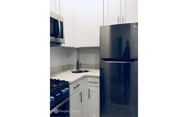 Rented by Douglas Elliman | media 10