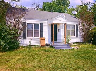 1028 W Center Ave, Springdale, AR 72764