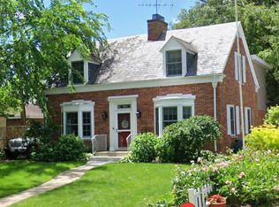 1114 Douglas Ct, Waukegan, IL 60085