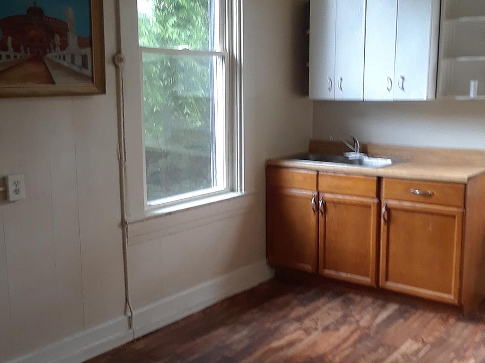 2nd image of 200 W Seymour Ave APT 6