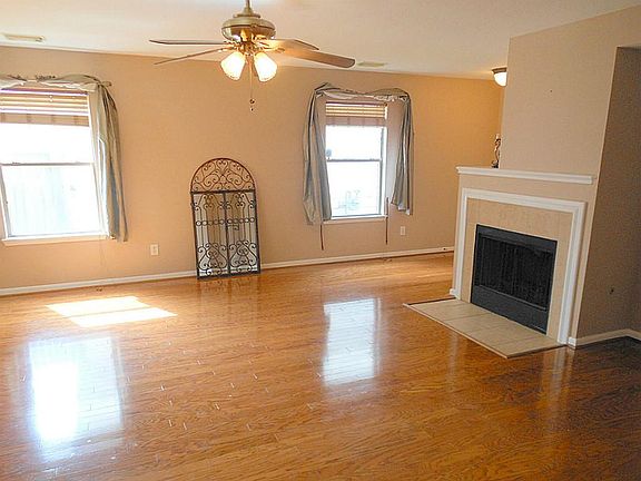 3rd image of 9611 Wildgrass Ct