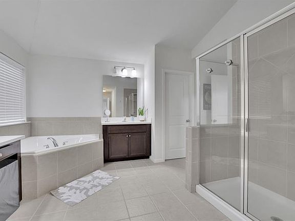 5th image of 6185 Vista Crossing Way