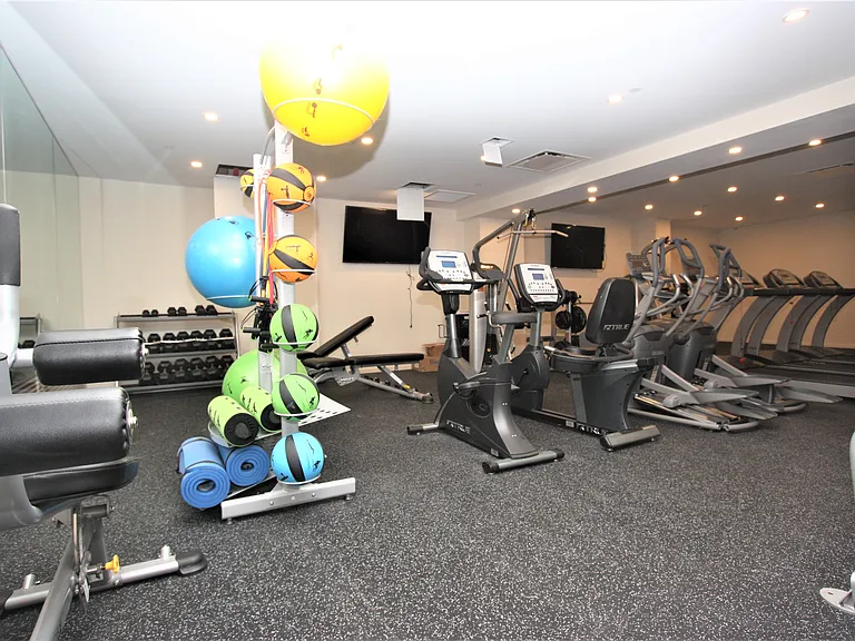 1511 Bedford Ave #10D — Photo 8