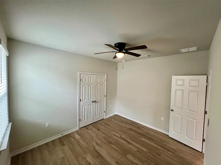 11908 Saddle Rock Dr — Photo 16