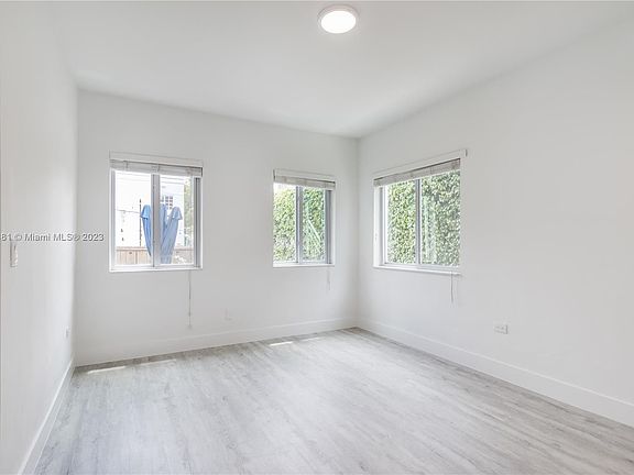 4th image of 921 Euclid Ave APT 1