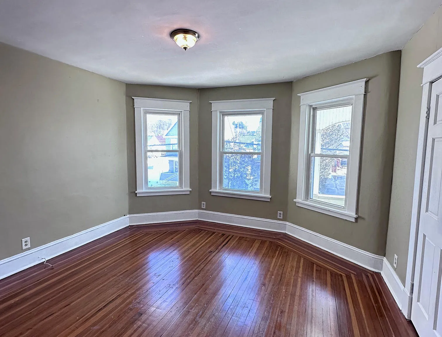 2 bed, 822 sqft, $1,395 — Photo 1
