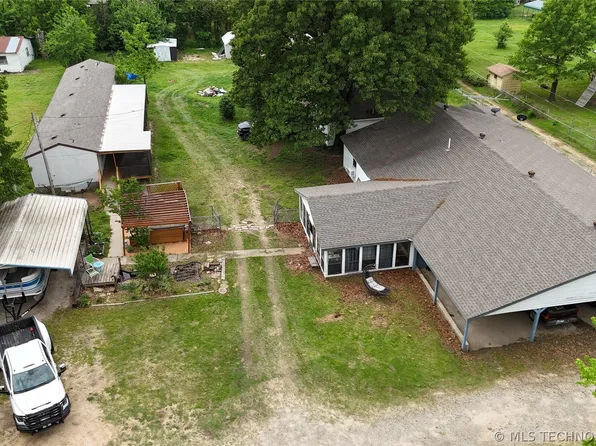 417566 E 1140th Rd, Checotah, OK 74426