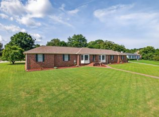 813 Manor Dr, Fayetteville, TN 37334
