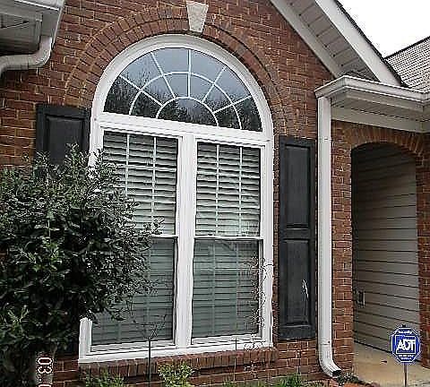 3rd image of 135 Hayesbury Ct