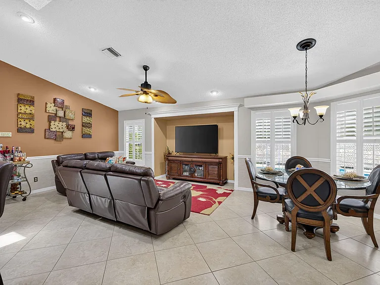 3077 SE Galt Cir — Photo 13