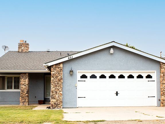 Single Story with 2 car garage