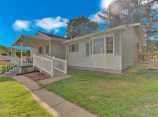 8239 Bear Rd SE, Amsterdam, OH 43903