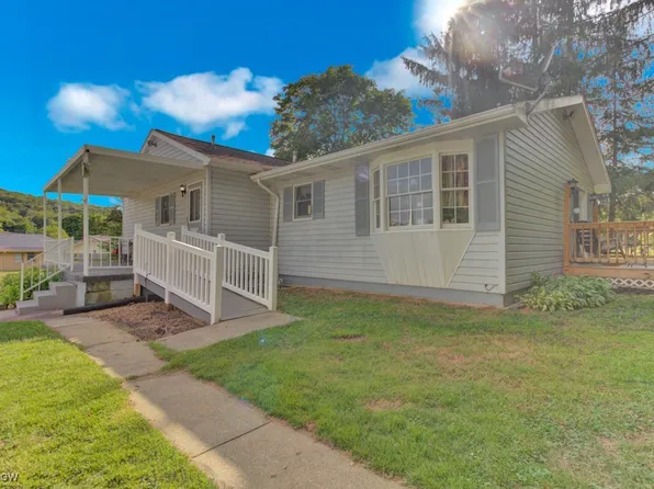 8239 Bear Rd SE, Amsterdam, OH 43903