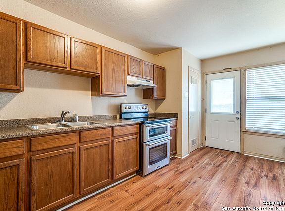 4th image of 501 Santa Monica St