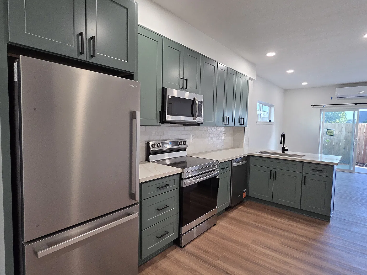 2 bed, 2.5 bath, 1050 sqft, $2,895 — Photo 2