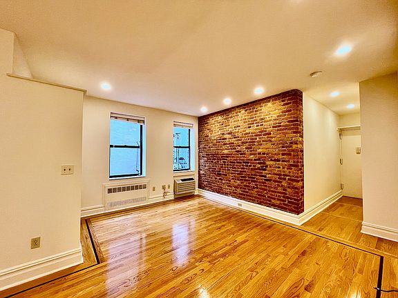 5th image of 207 E 29th St APT 17