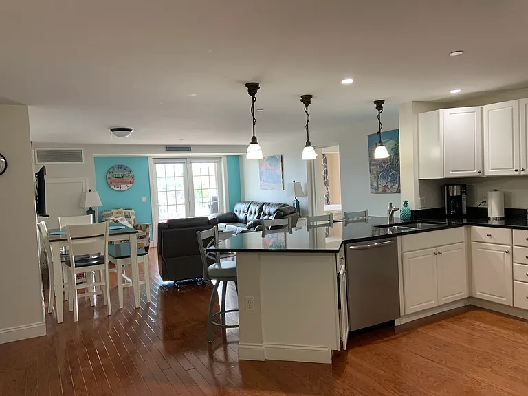 1 E Grand Ave #310 — Photo 2