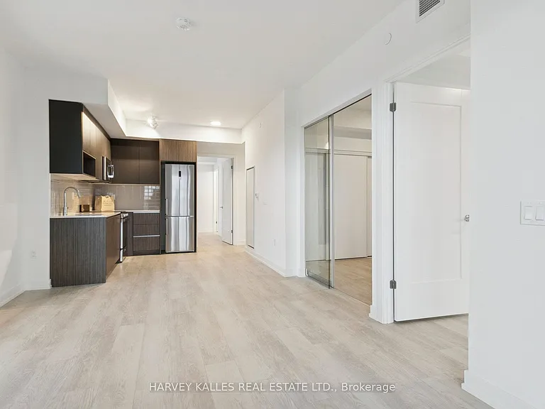 801 The Queensway #706 — Photo 9