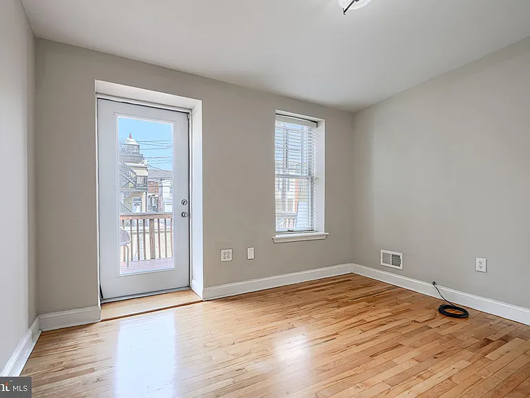 609 S East Ave — Photo 18