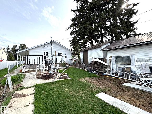 5th image of 5012 48th Ave
