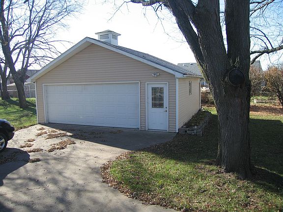 2 car detached garage