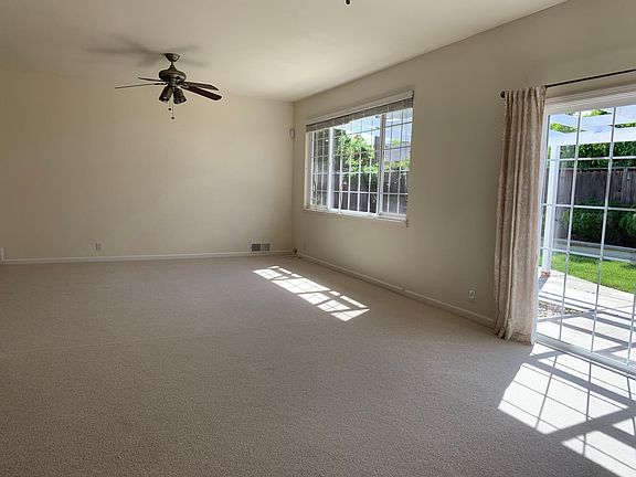 4th image of 1081 Beaumont Dr