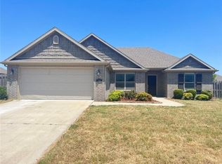 211 Genoa Way, Centerton, AR 72719