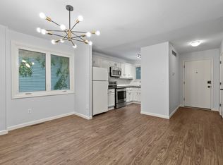 1077 Armstrong Mill Rd, Lexington, KY 40517