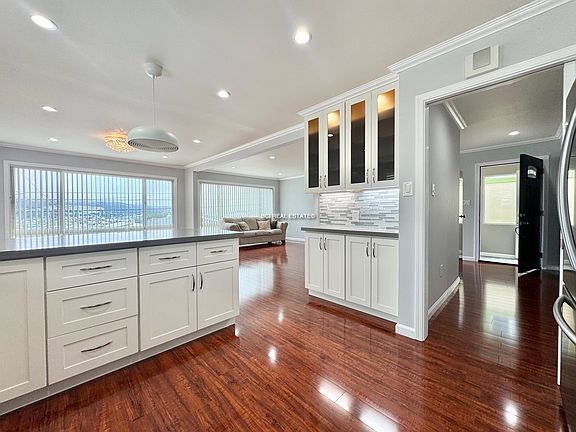 2nd image of 121 Mirada Dr