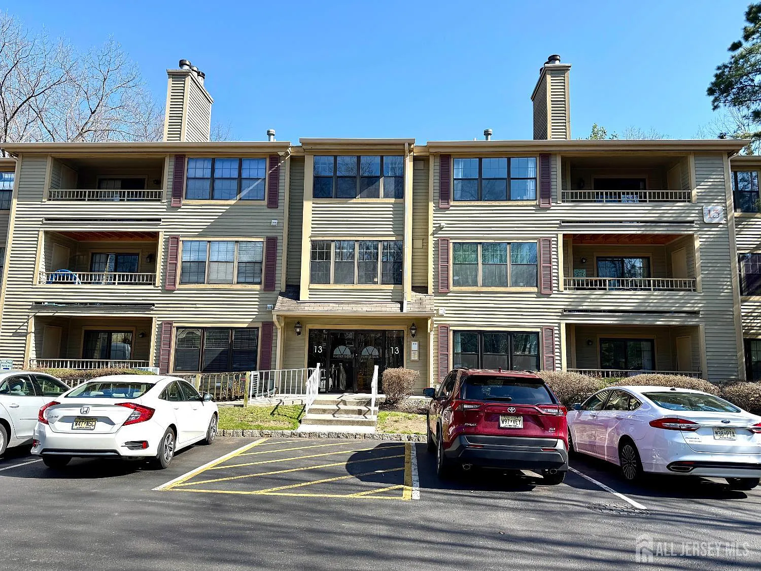 1305 Stoneridge Cir photo 1