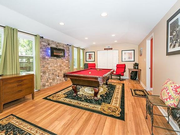 2nd image of 5113 Woodlake Dr