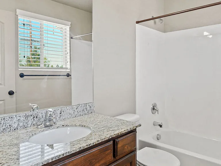 Angels Landing Townhomes — Photo 17