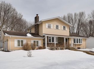 1833 Leann Dr, Woodbury, MN 55125