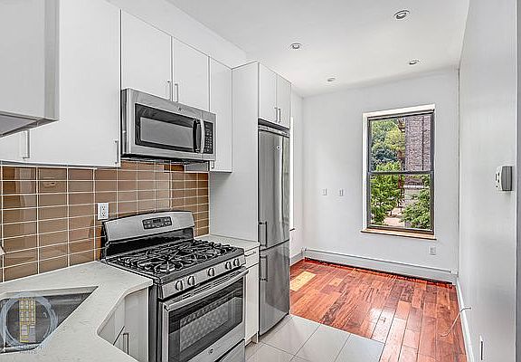 2nd image of 100 Edgecombe Ave #2FF
