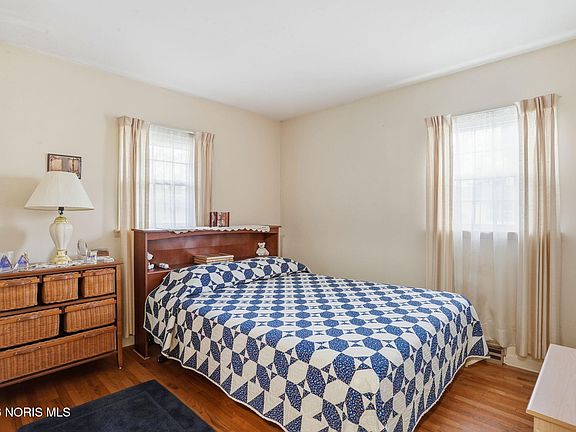 4th image of 125 Woodley Ter