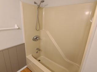 2106 E B St, Belleville, IL 62221