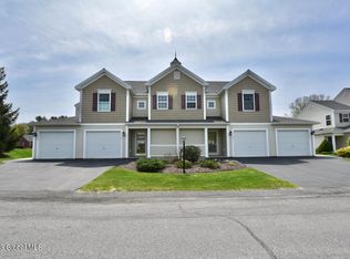 128 Laurel Dr, Amsterdam, NY 12010