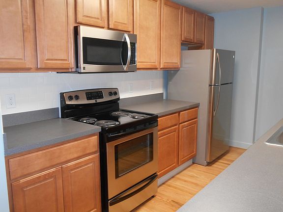3rd image of 1509-1513 N High St #F