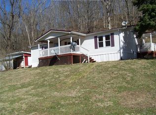 1661 Arbuckle Creek Rd, Leon, WV 25123